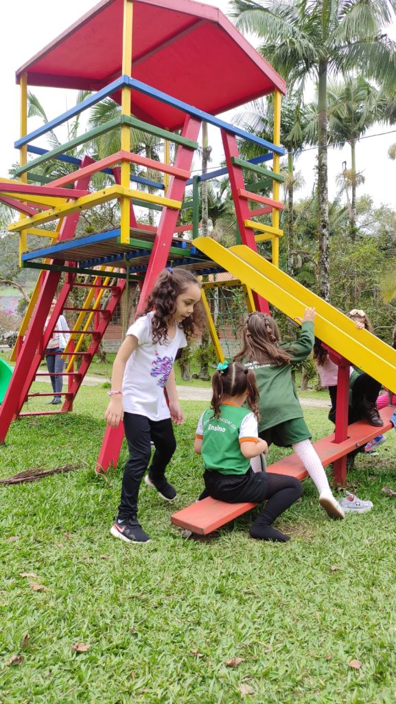 Tem novidade na educação: é a Escola de Vivências e Educação Ambiental de Camboriú